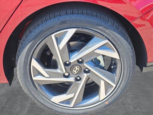 new 2025 Hyundai Elantra car, priced at $32,090