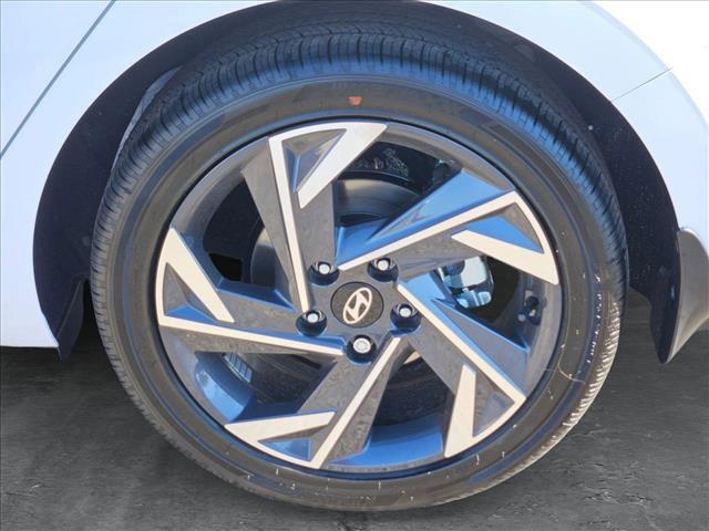 new 2025 Hyundai Elantra car, priced at $26,216
