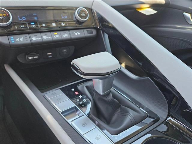 new 2025 Hyundai Elantra car, priced at $32,115