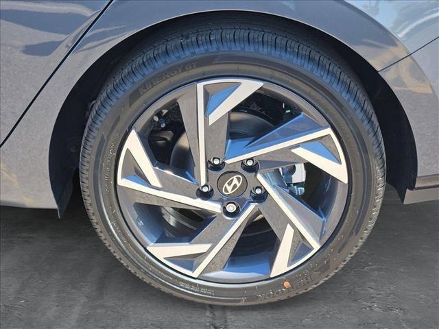 new 2025 Hyundai Elantra car, priced at $31,620