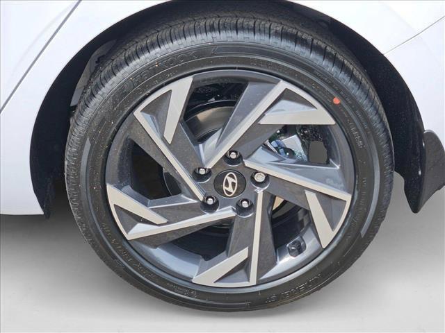 new 2025 Hyundai Elantra car, priced at $26,000