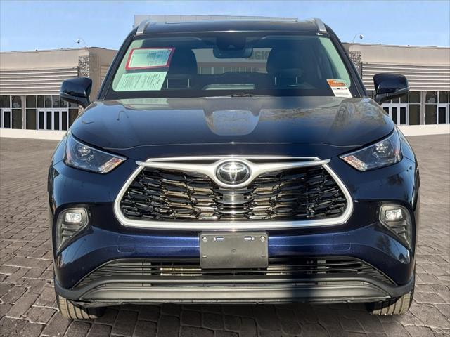 used 2022 Toyota Highlander car, priced at $31,787