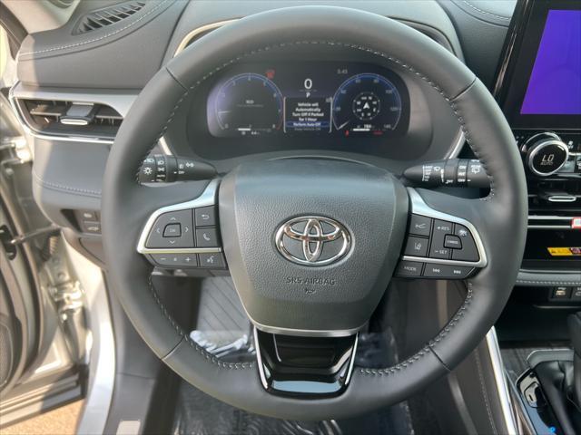 new 2025 Toyota Highlander car, priced at $50,374