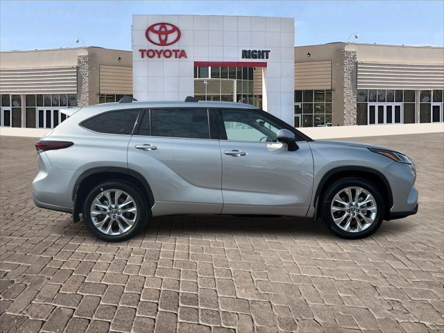 new 2025 Toyota Highlander car, priced at $50,374