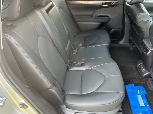 new 2025 Toyota Highlander car, priced at $50,374