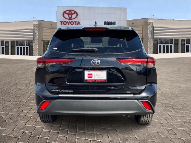 used 2022 Toyota Highlander car, priced at $33,652