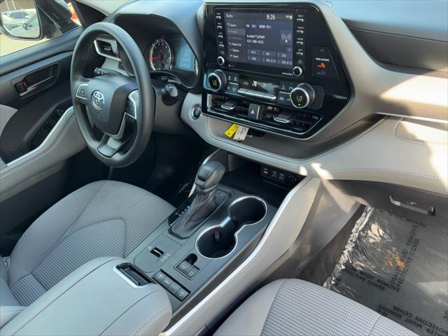 used 2022 Toyota Highlander car, priced at $33,652