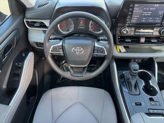 used 2022 Toyota Highlander car, priced at $33,652