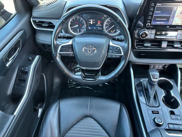 used 2022 Toyota Highlander car, priced at $35,145