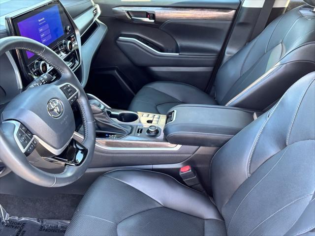 used 2023 Toyota Highlander car, priced at $46,308
