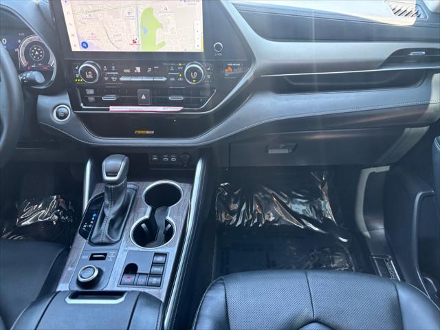 used 2024 Toyota Highlander car, priced at $45,241
