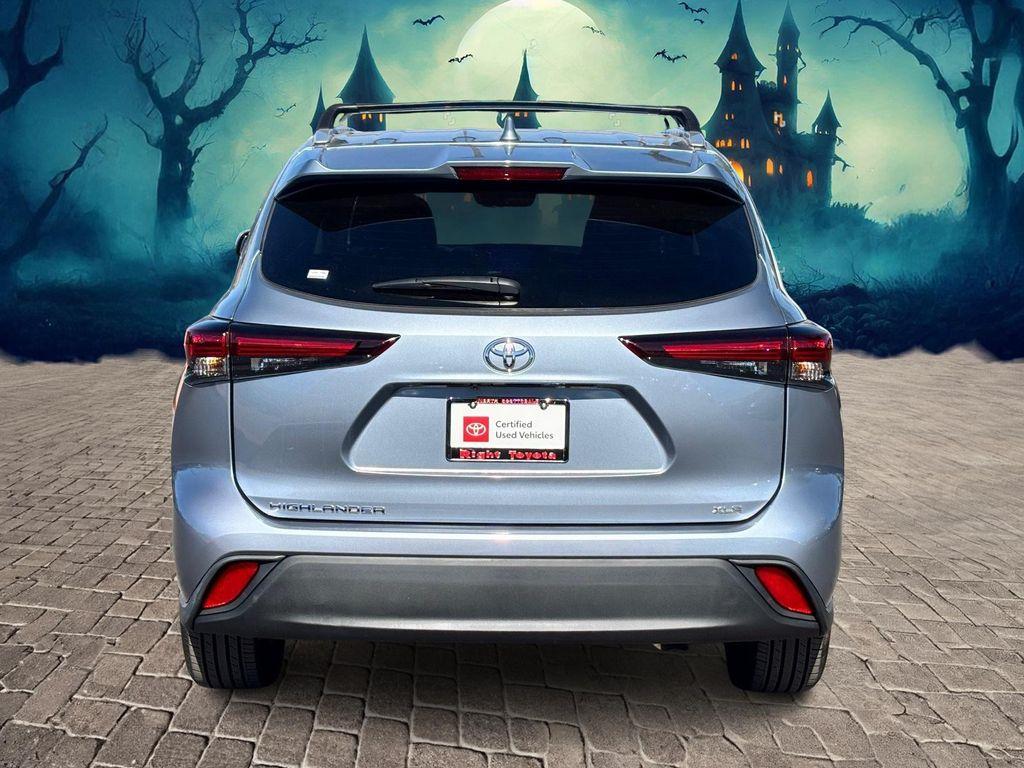 used 2024 Toyota Highlander car, priced at $40,162