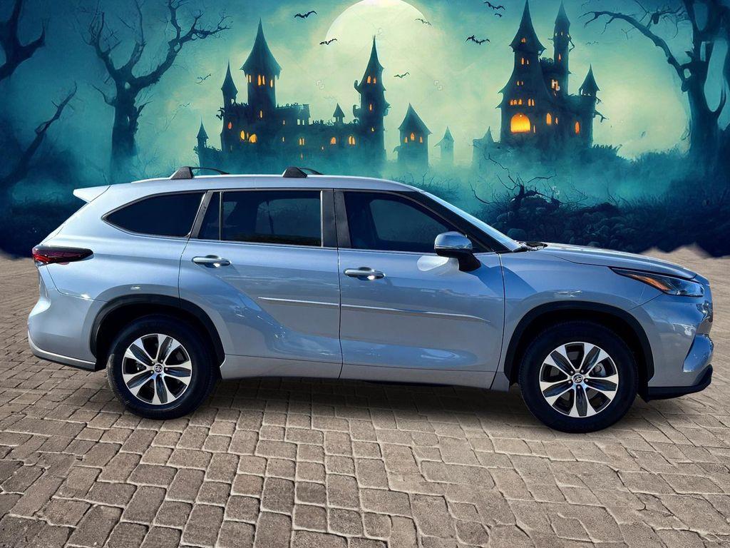 used 2024 Toyota Highlander car, priced at $40,162