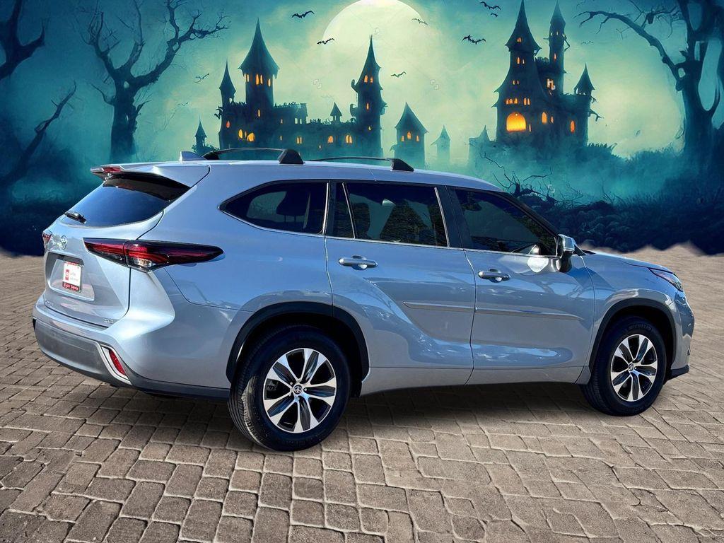 used 2024 Toyota Highlander car, priced at $40,162