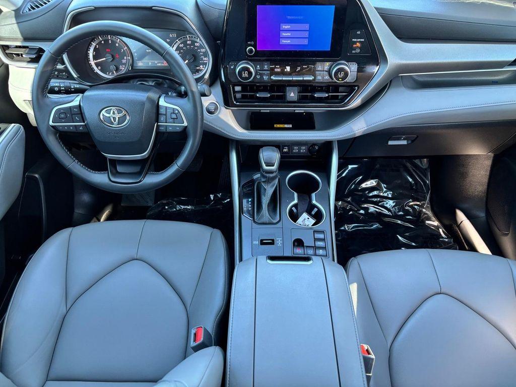 used 2024 Toyota Highlander car, priced at $40,162