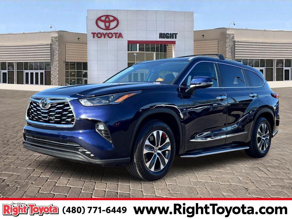 used 2023 Toyota Highlander car, priced at $36,494