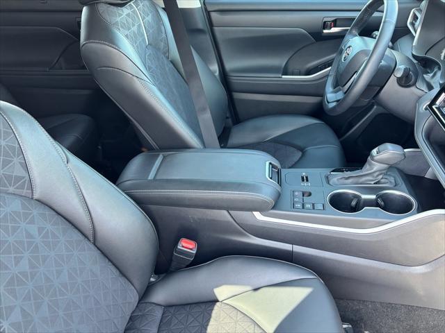 used 2024 Toyota Highlander Hybrid car, priced at $46,482