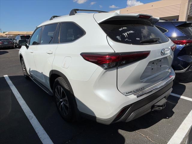 used 2022 Toyota Highlander car, priced at $41,999