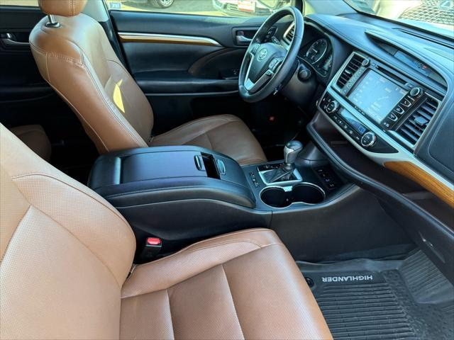 used 2019 Toyota Highlander car, priced at $30,421