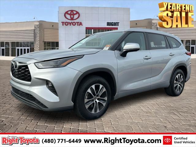 used 2022 Toyota Highlander car, priced at $30,976