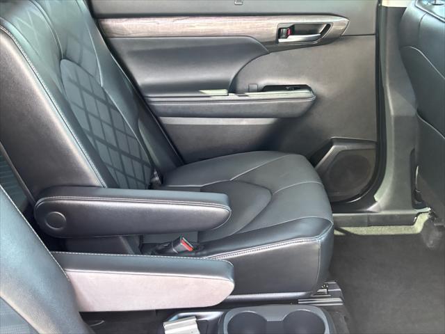 used 2024 Toyota Highlander car, priced at $48,463