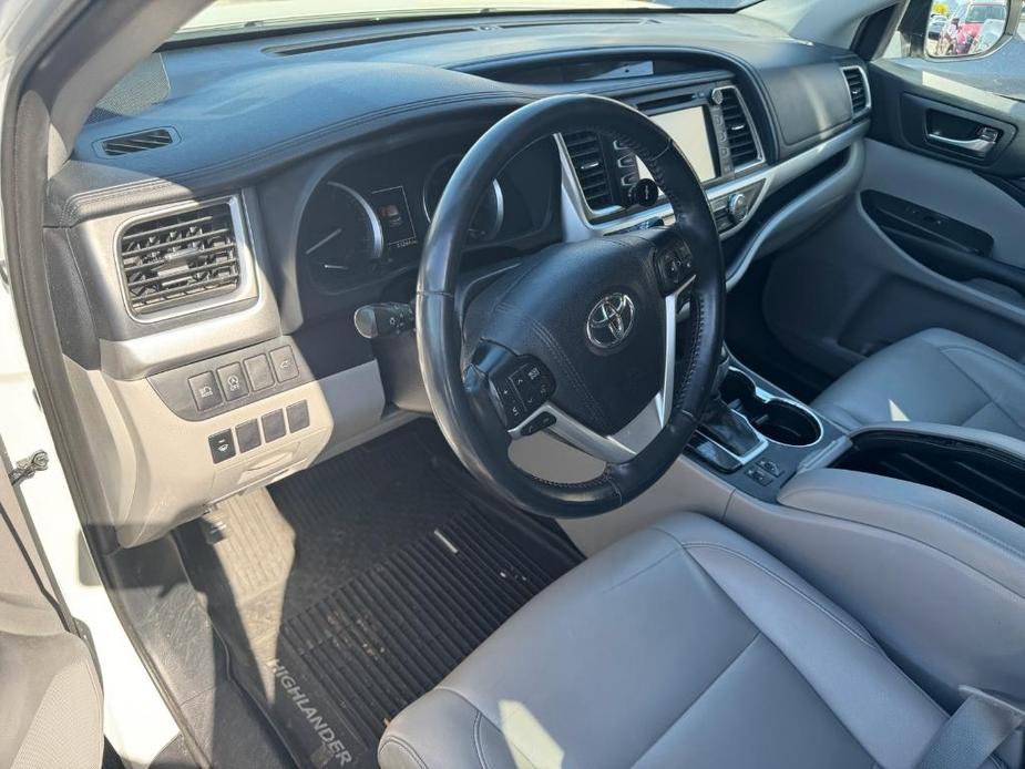 used 2019 Toyota Highlander car, priced at $29,466