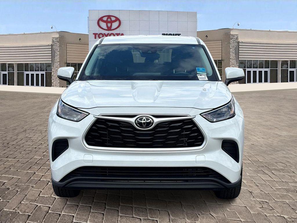 used 2023 Toyota Highlander car, priced at $32,897