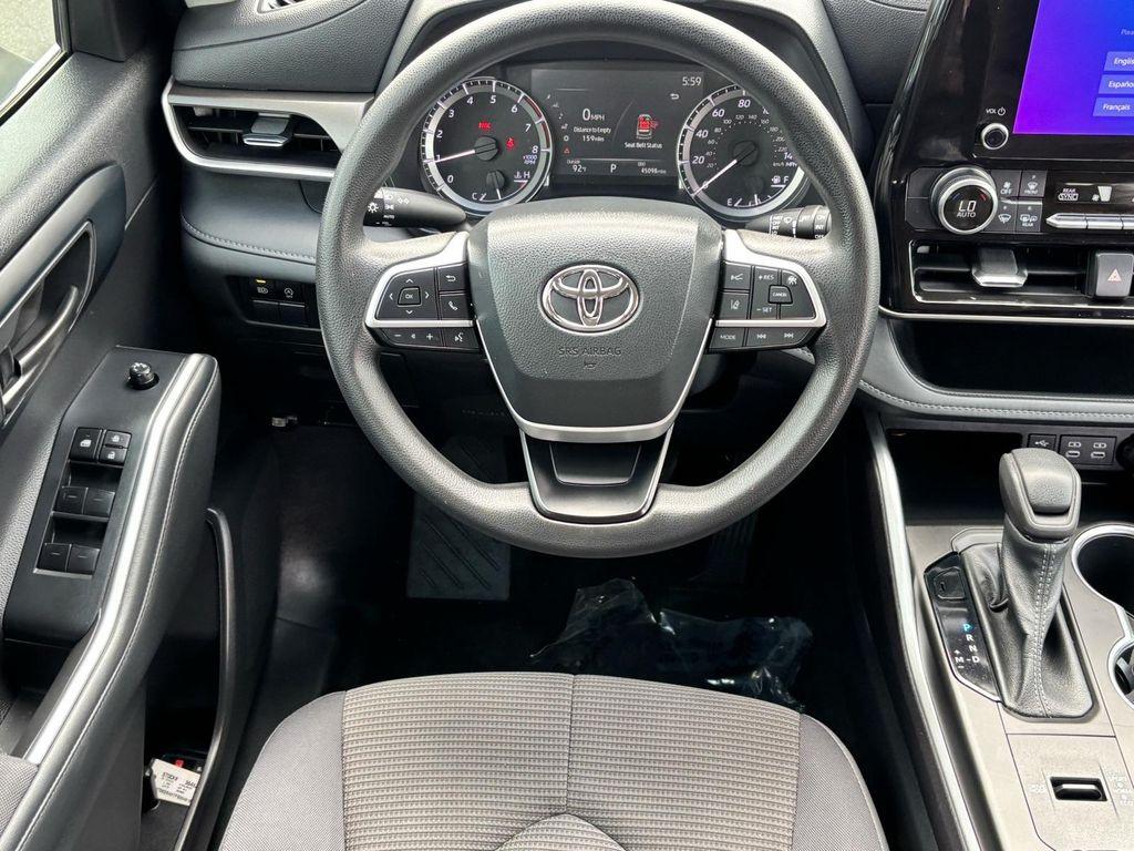used 2023 Toyota Highlander car, priced at $32,897