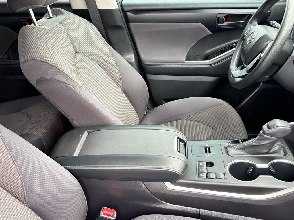 used 2023 Toyota Highlander car, priced at $32,897