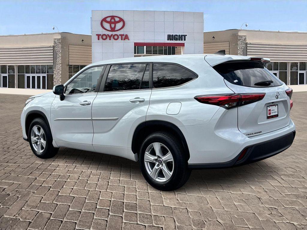 used 2023 Toyota Highlander car, priced at $32,897