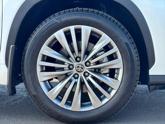 used 2021 Toyota Highlander Hybrid car, priced at $41,742