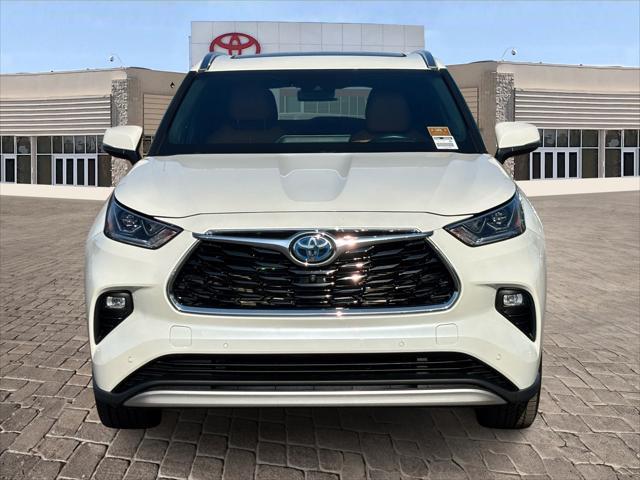 used 2021 Toyota Highlander Hybrid car, priced at $41,742