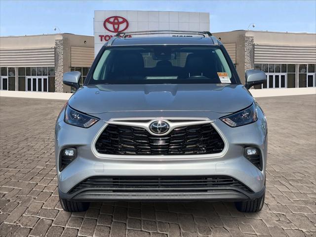 used 2023 Toyota Highlander car, priced at $38,998