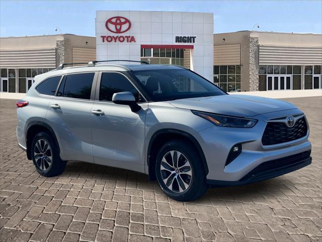 used 2023 Toyota Highlander car, priced at $38,998