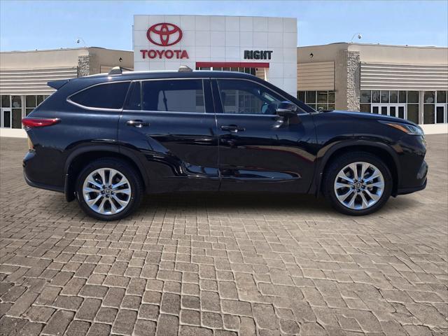 used 2022 Toyota Highlander car, priced at $39,957