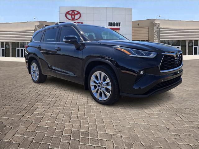 used 2022 Toyota Highlander car, priced at $39,957