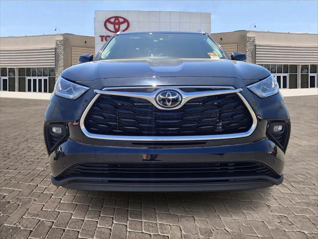 used 2022 Toyota Highlander car, priced at $39,957