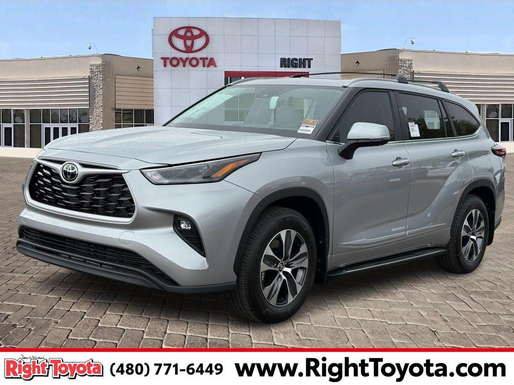 new 2025 Toyota Highlander car, priced at $49,511