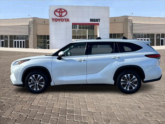 used 2022 Toyota Highlander car, priced at $29,540