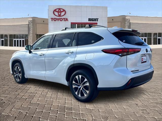 used 2022 Toyota Highlander car, priced at $29,540