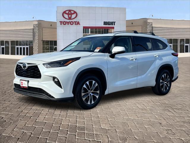 used 2022 Toyota Highlander car, priced at $29,540