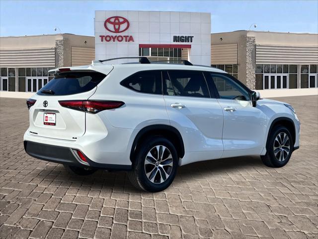 used 2022 Toyota Highlander car, priced at $29,540