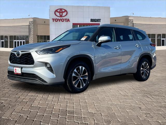 used 2022 Toyota Highlander car, priced at $30,277