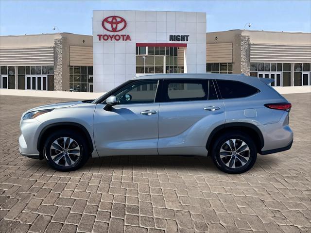 used 2022 Toyota Highlander car, priced at $30,277