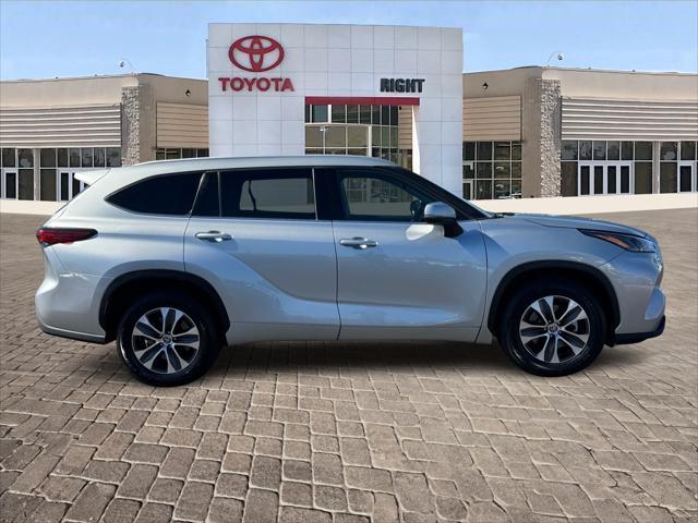 used 2022 Toyota Highlander car, priced at $30,277