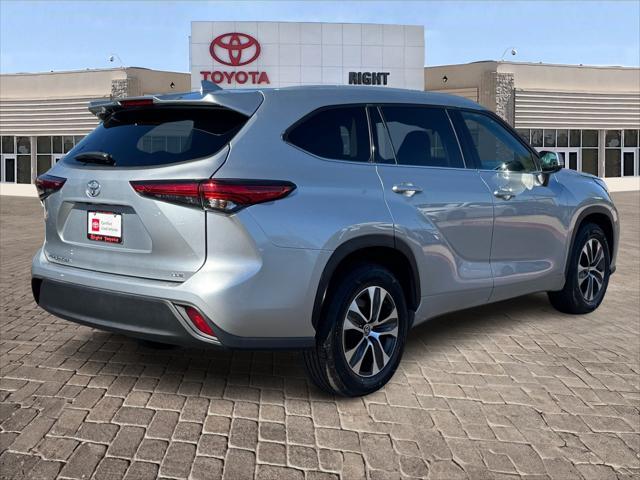 used 2022 Toyota Highlander car, priced at $30,277