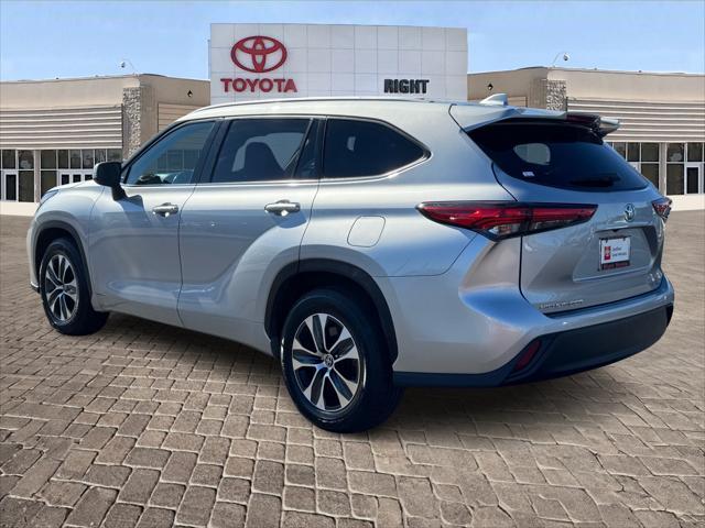 used 2022 Toyota Highlander car, priced at $30,277