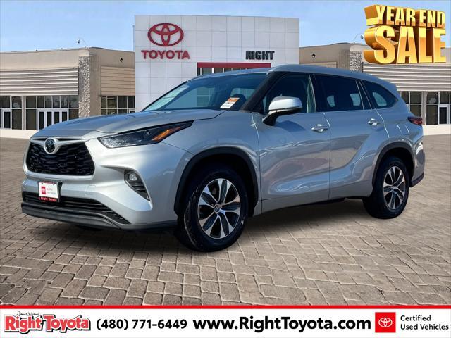 used 2022 Toyota Highlander car, priced at $30,277