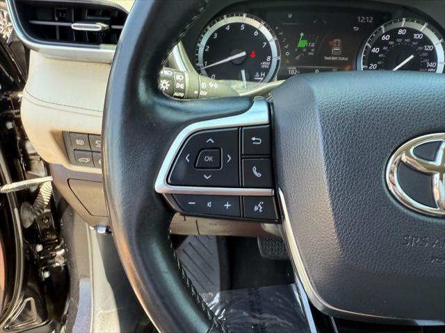 used 2021 Toyota Highlander car, priced at $33,577