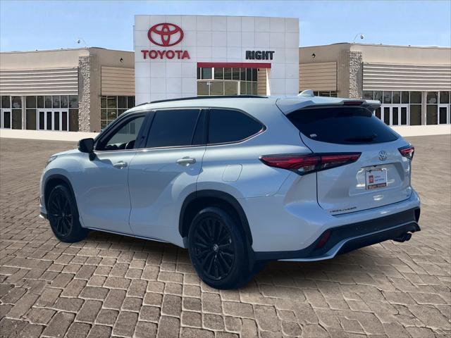 used 2023 Toyota Highlander car, priced at $38,977